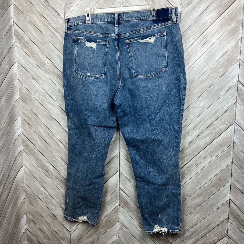 NWT Abercrombie High Rise Ripped Mom Jean Sz 18 Long - Picture 3 of 11